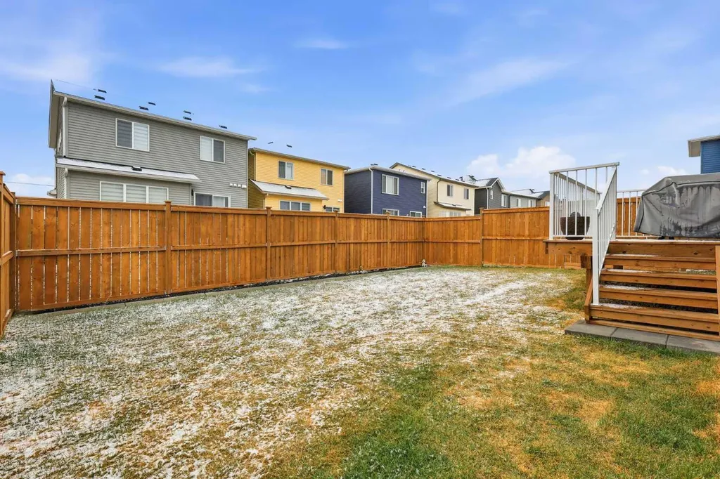 55 Hotchkiss Row SE Calgary AB T3S 0J5