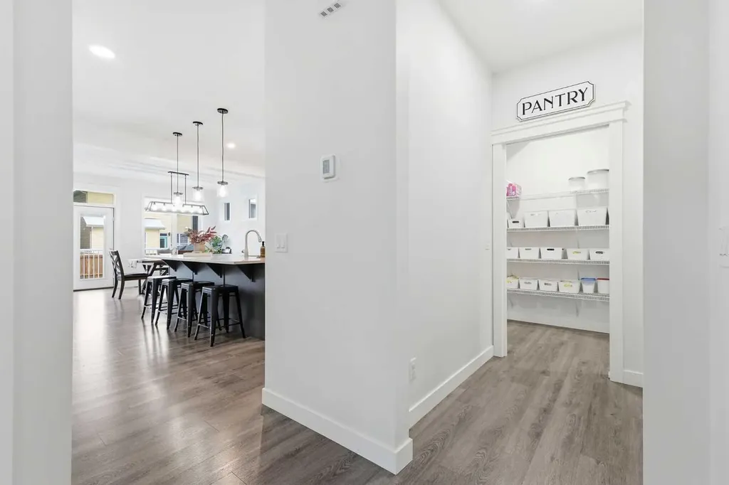 55 Hotchkiss Row SE Calgary AB T3S 0J5