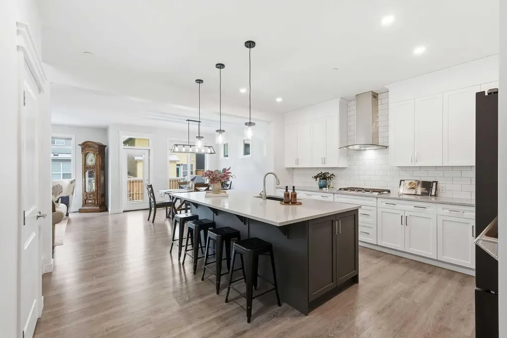55 Hotchkiss Row SE Calgary AB T3S 0J5