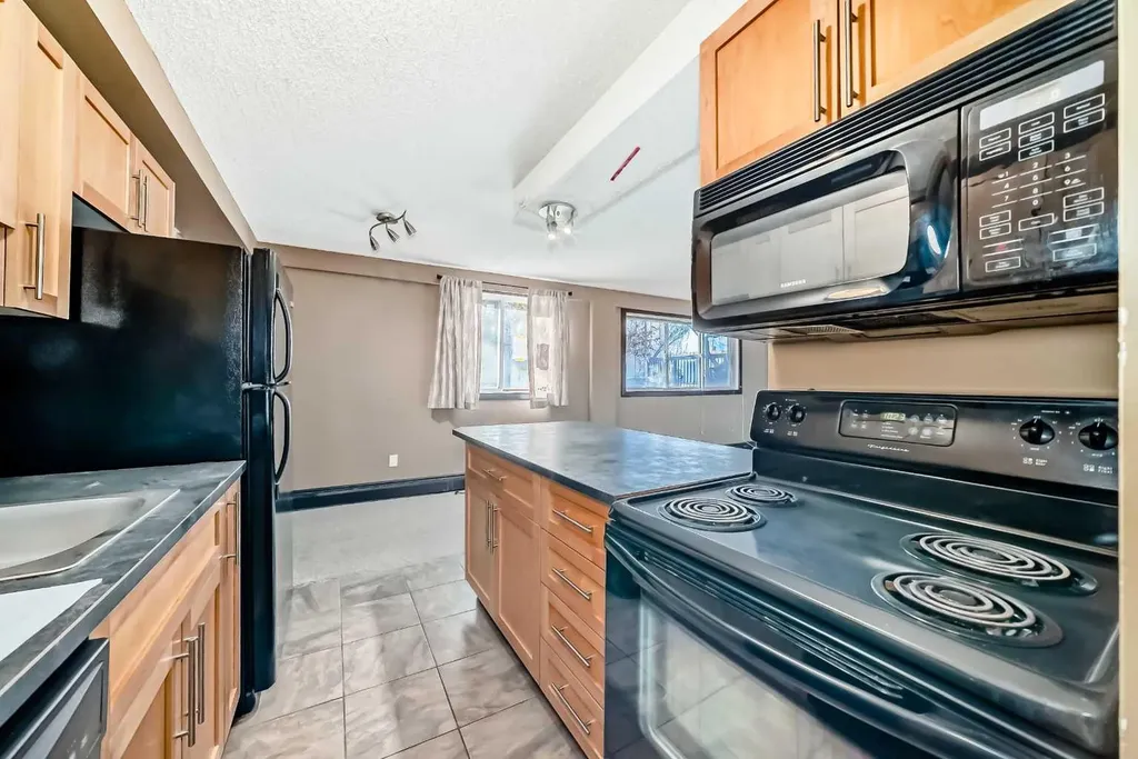 620 15 Avenue SW Calgary AB T2R 0R5