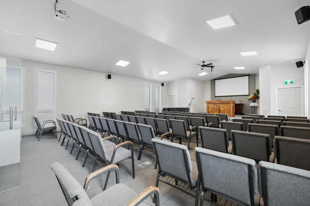 232 8a Street NE Calgary AB T2E 4J1