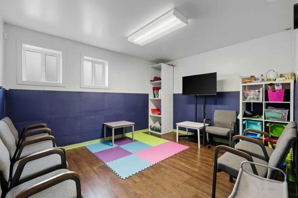232 8a Street NE Calgary AB T2E 4J1