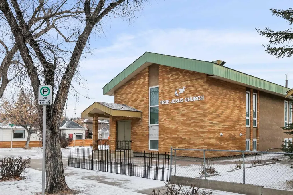 232 8a Street NE Calgary AB T2E 4J1