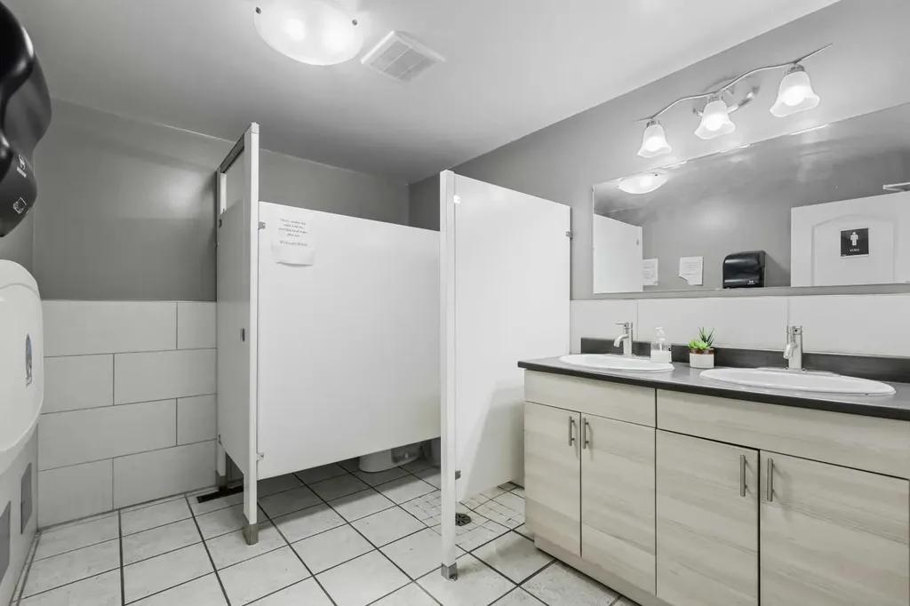 232 8a Street NE Calgary AB T2E 4J1