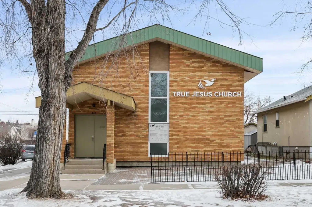 232 8a Street NE Calgary AB T2E 4J1