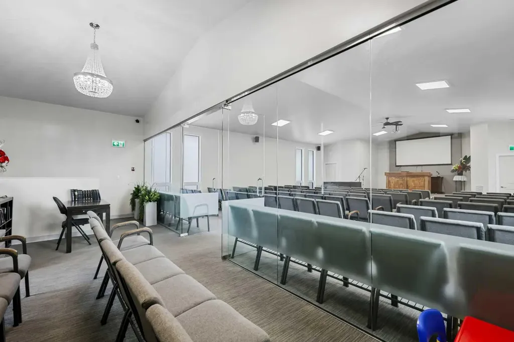 232 8a Street NE Calgary AB T2E 4J1