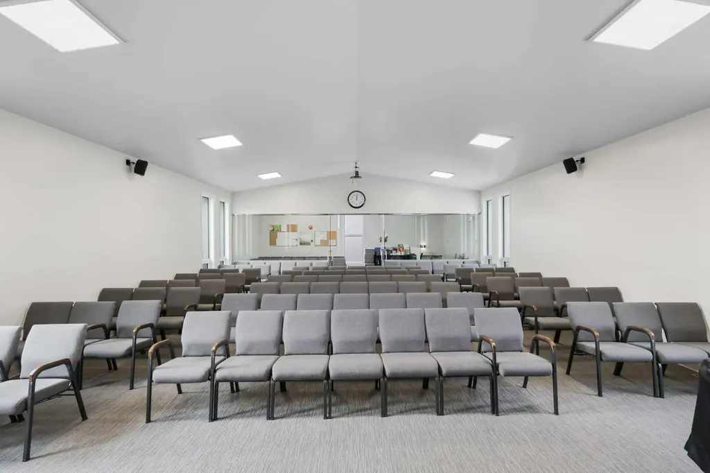 232 8a Street NE Calgary AB T2E 4J1