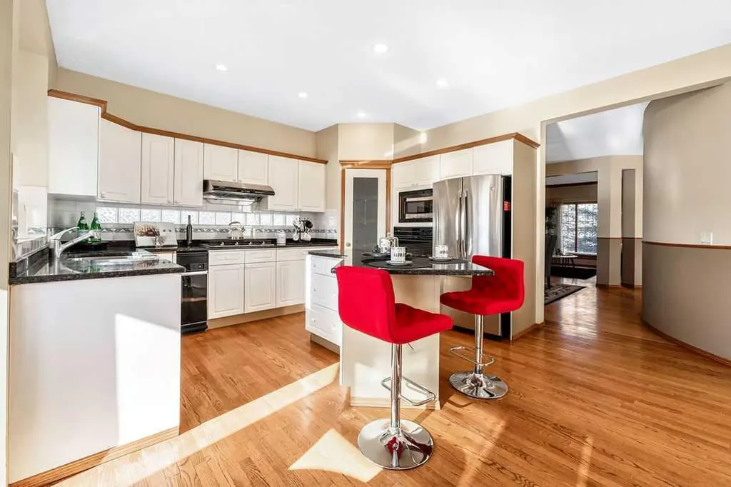 109 Lakeside Greens Drive Chestermere AB T1X1B9