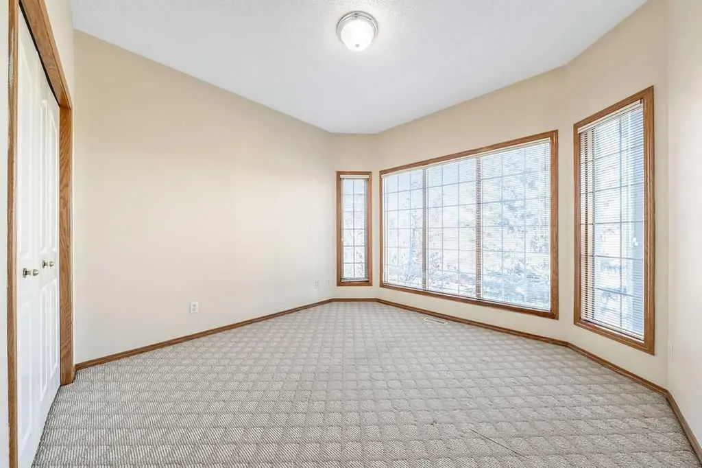 109 Lakeside Greens Drive Chestermere AB T1X1B9