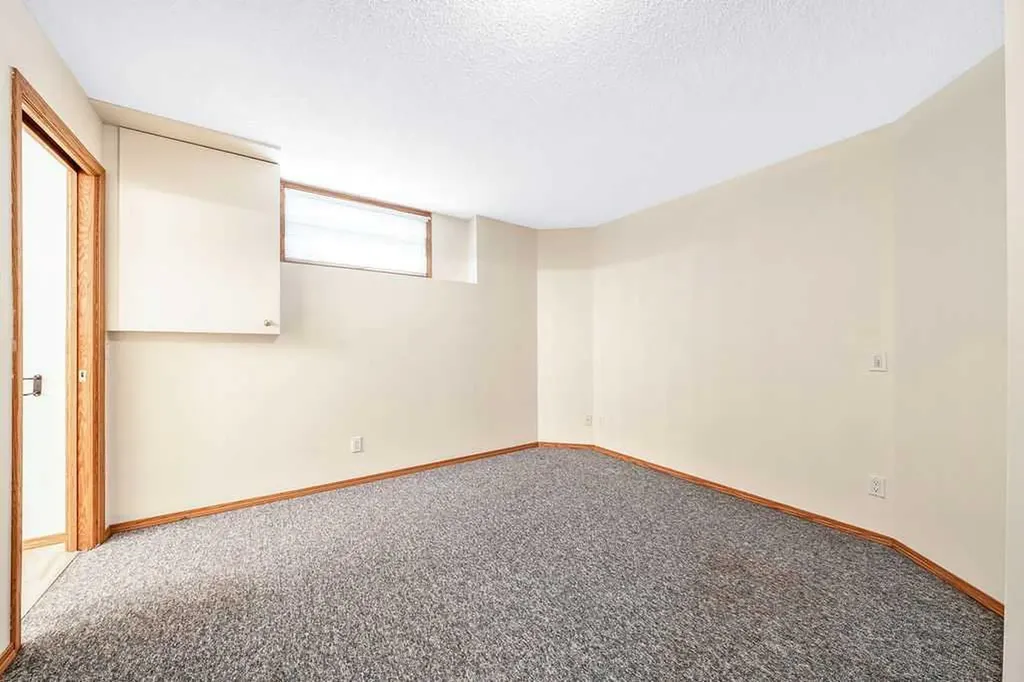 109 Lakeside Greens Drive Chestermere AB T1X1B9