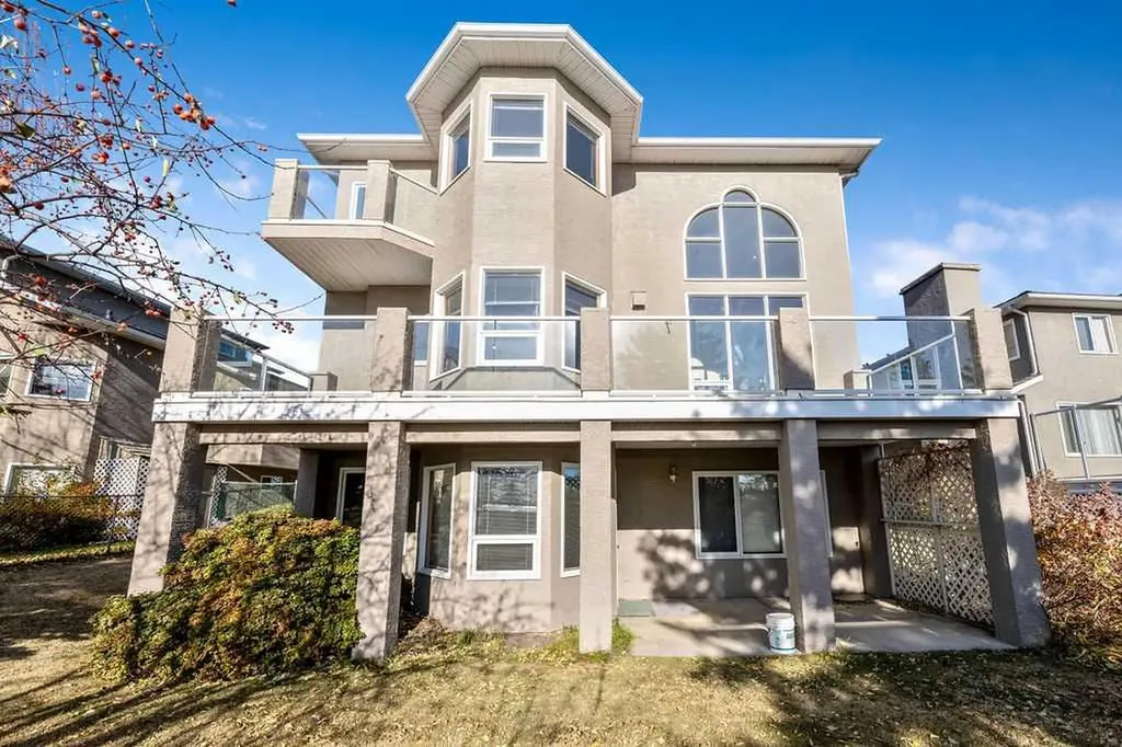 109 Lakeside Greens Drive Chestermere AB T1X1B9