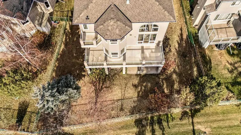 109 Lakeside Greens Drive Chestermere AB T1X1B9