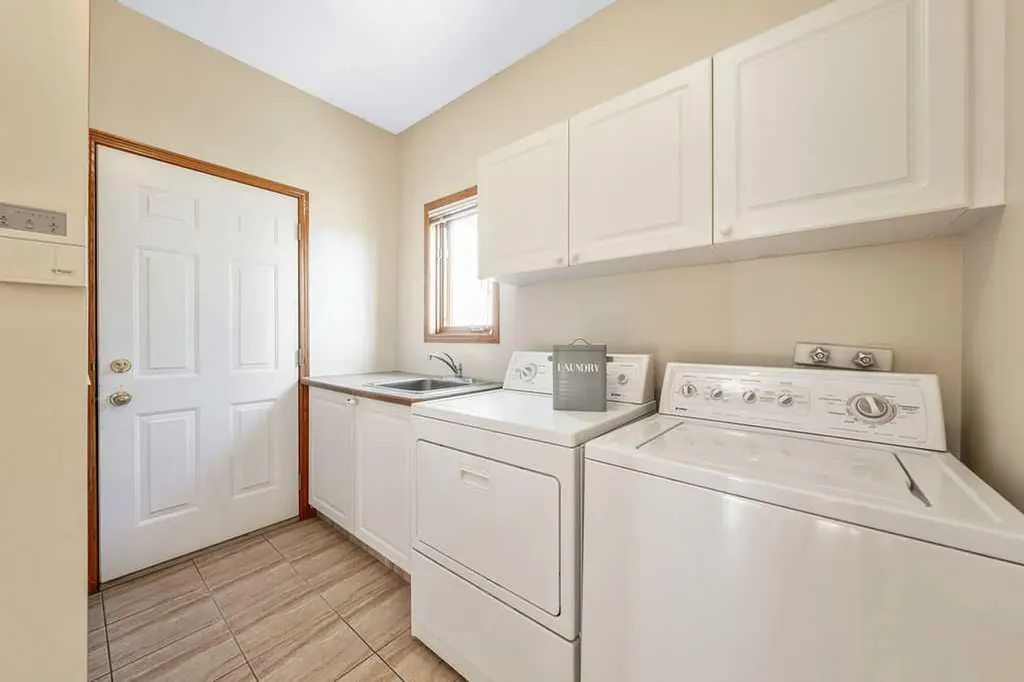 109 Lakeside Greens Drive Chestermere AB T1X1B9