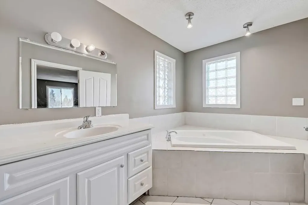 298042 218 Street W Rural Foothills County AB T1S2Y6