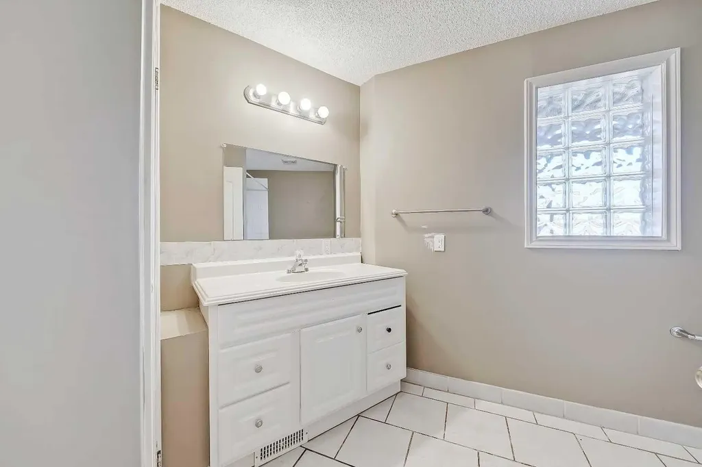 298042 218 Street W Rural Foothills County AB T1S2Y6
