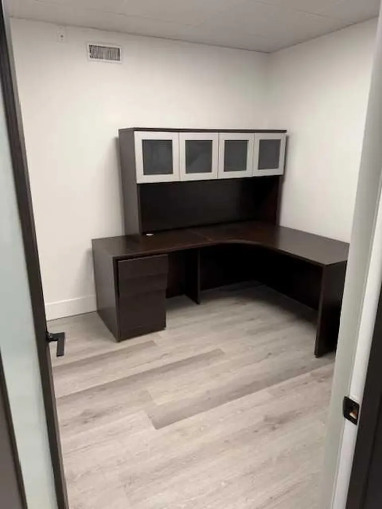 227 10 Street NW Calgary AB T2N1V5