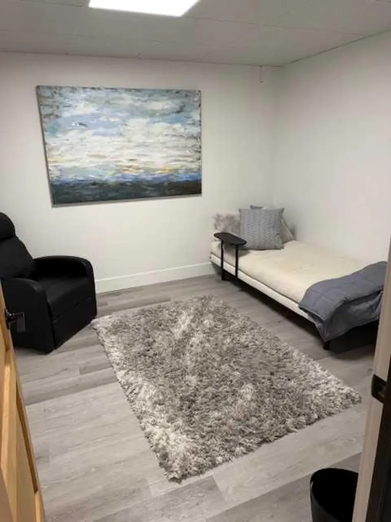 227 10 Street NW Calgary AB T2N1V5