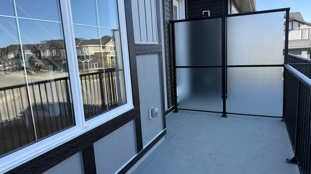 16 Sundown Place Cochrane AB T4C 3H2