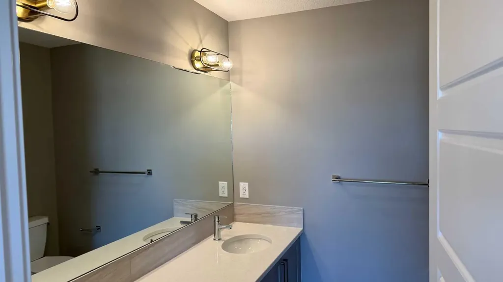 16 Sundown Place Cochrane AB T4C 3H2