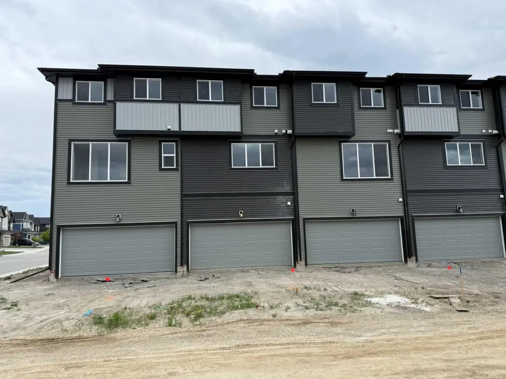 16 Sundown Place Cochrane AB T4C 3H2