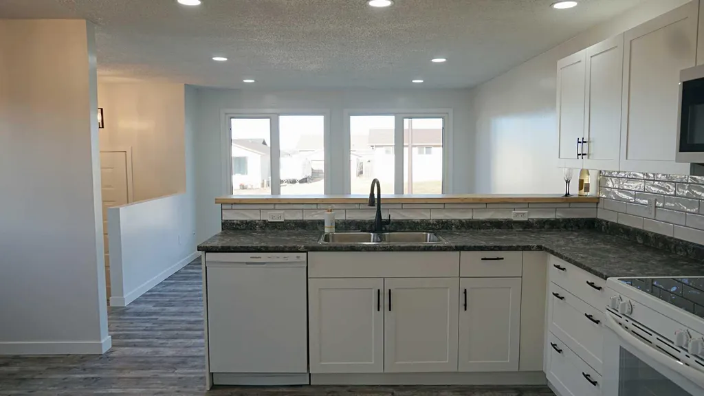 4907 53 Avenue Kitscoty AB T0B 2P0