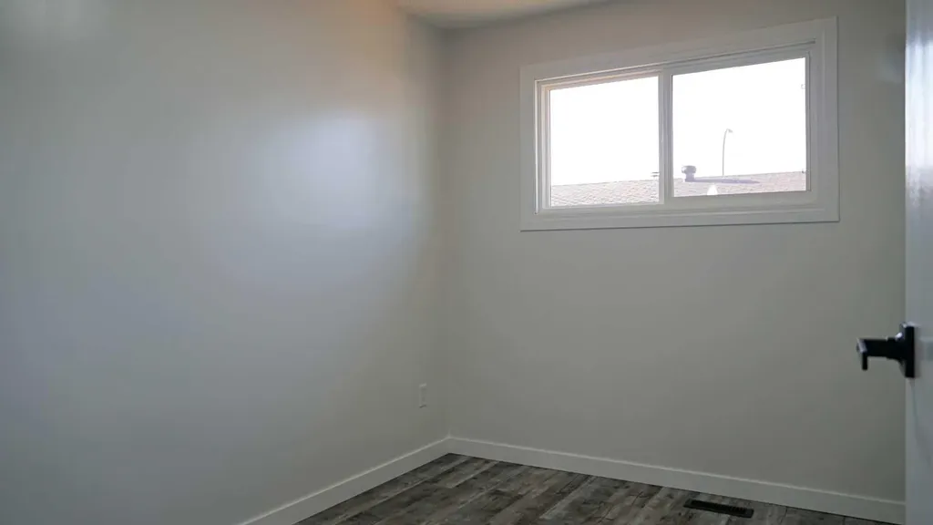 4907 53 Avenue Kitscoty AB T0B 2P0