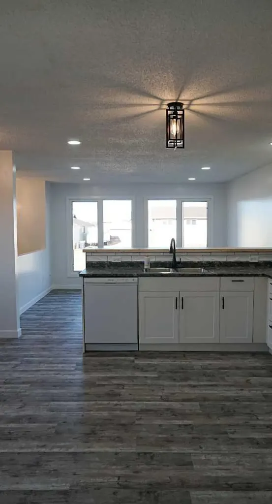 4907 53 Avenue Kitscoty AB T0B 2P0