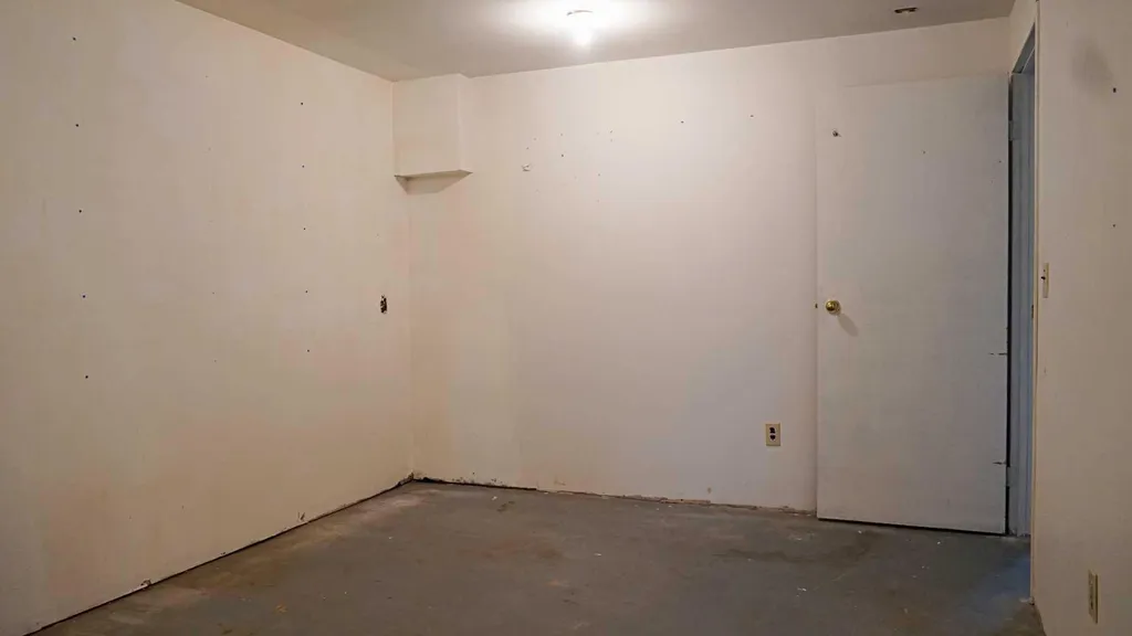 4907 53 Avenue Kitscoty AB T0B 2P0