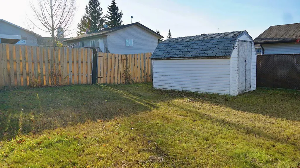 4907 53 Avenue Kitscoty AB T0B 2P0