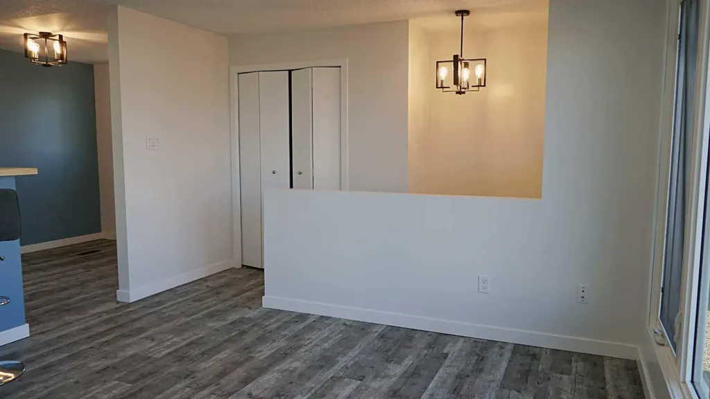 4907 53 Avenue Kitscoty AB T0B 2P0