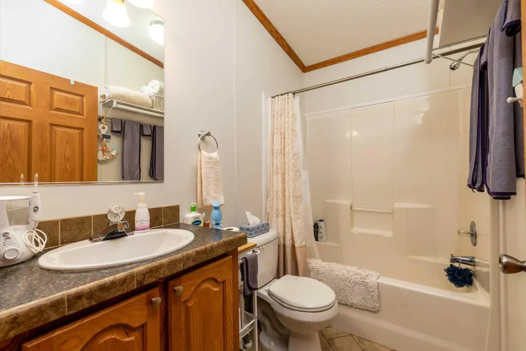 207 2 Street E Lashburn SK S0M 1H0