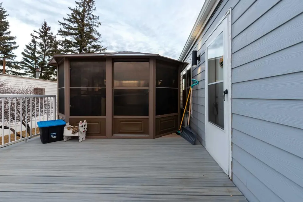 207 2 Street E Lashburn SK S0M 1H0