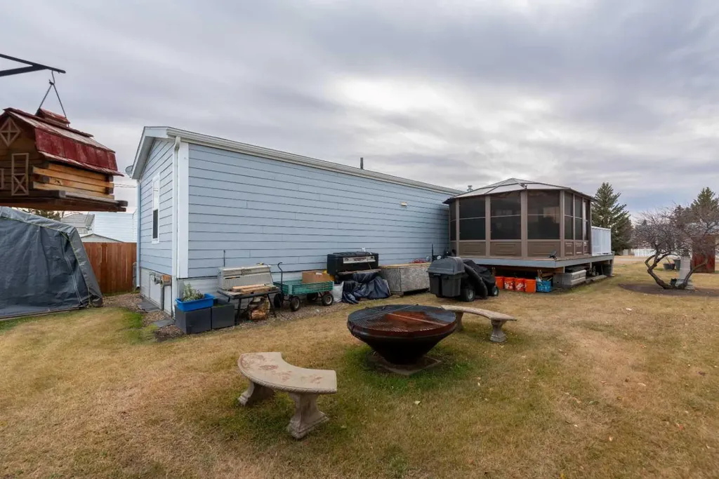 207 2 Street E Lashburn SK S0M 1H0