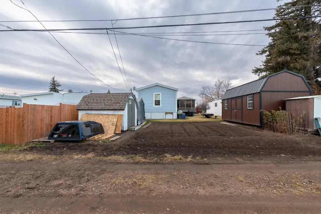 207 2 Street E Lashburn SK S0M 1H0