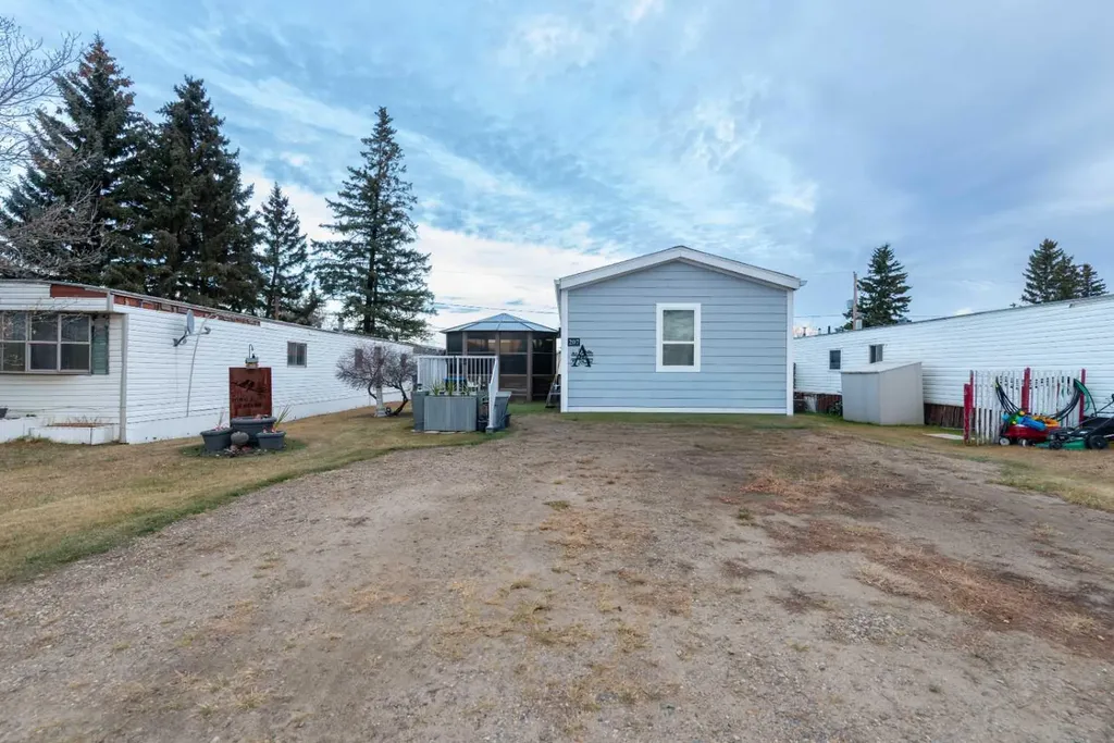 207 2 Street E Lashburn SK S0M 1H0