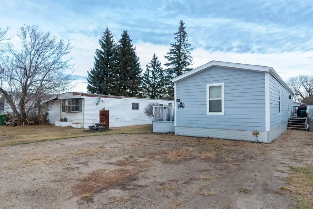 207 2 Street E Lashburn SK S0M 1H0