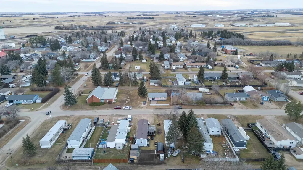 207 2 Street E Lashburn SK S0M 1H0