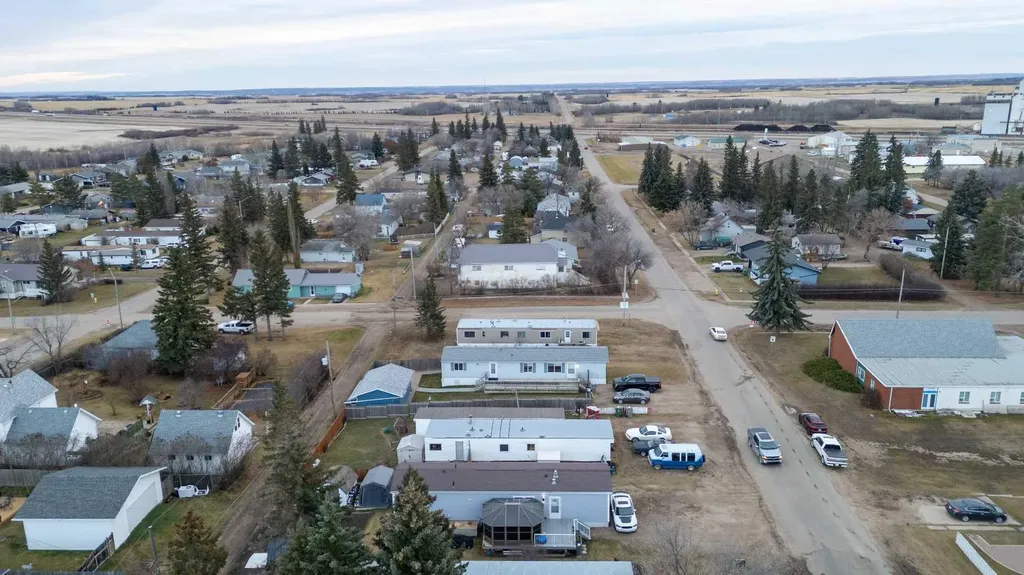 207 2 Street E Lashburn SK S0M 1H0