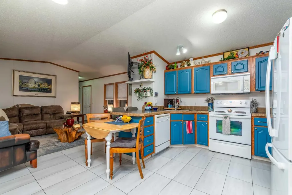 207 2 Street E Lashburn SK S0M 1H0