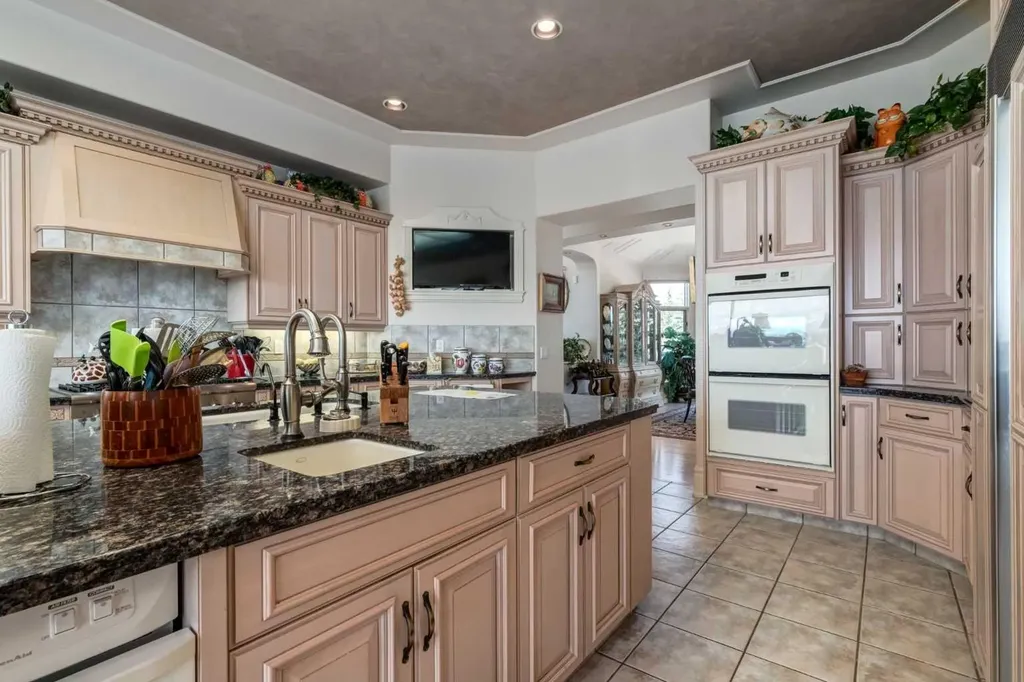 31 Pinnacle Ridge Drive SW Rural Rocky View County AB T3Z 3N7