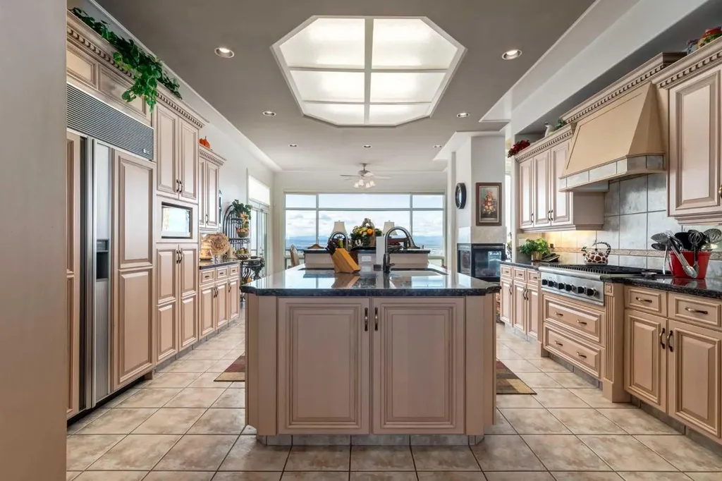 31 Pinnacle Ridge Drive SW Rural Rocky View County AB T3Z 3N7