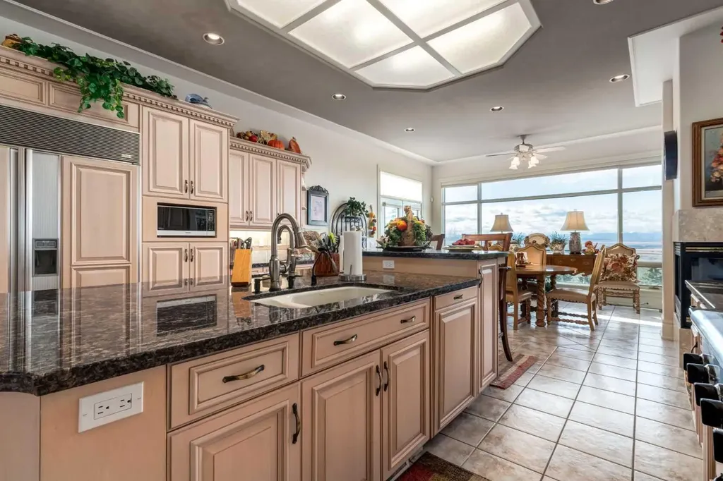 31 Pinnacle Ridge Drive SW Rural Rocky View County AB T3Z 3N7