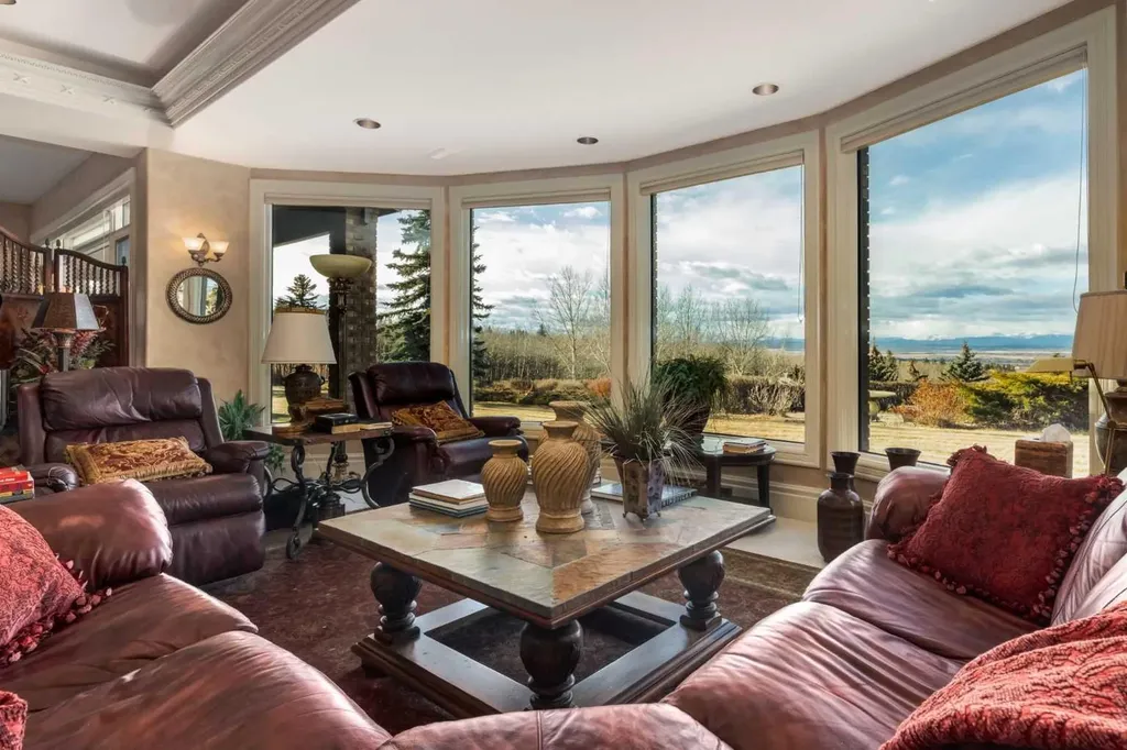 31 Pinnacle Ridge Drive SW Rural Rocky View County AB T3Z 3N7