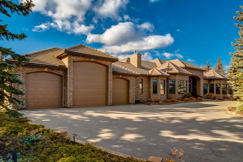 31 Pinnacle Ridge Drive SW Rural Rocky View County AB T3Z 3N7