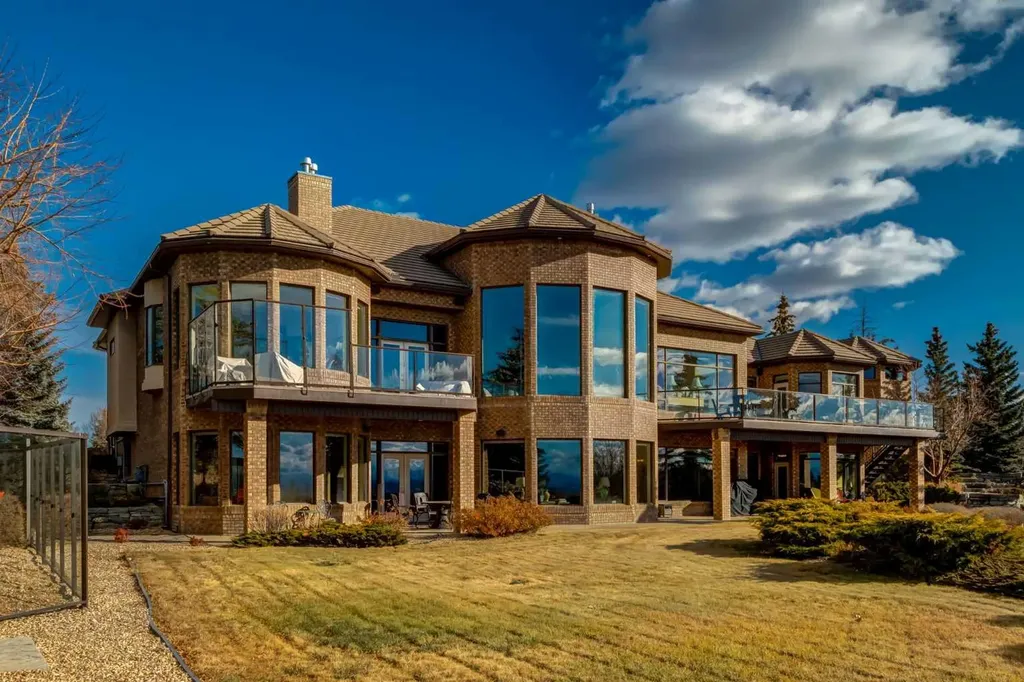 31 Pinnacle Ridge Drive SW Rural Rocky View County AB T3Z 3N7