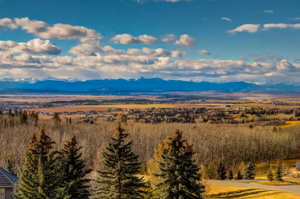 31 Pinnacle Ridge Drive SW Rural Rocky View County AB T3Z 3N7