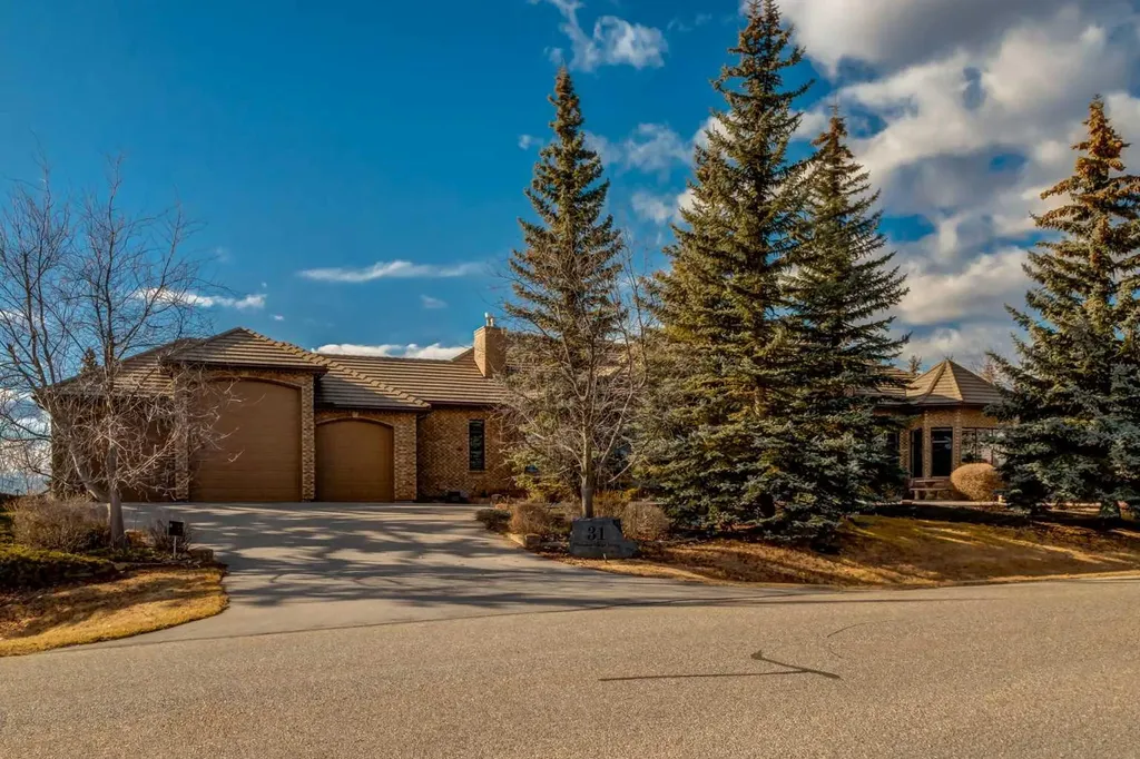 31 Pinnacle Ridge Drive SW Rural Rocky View County AB T3Z 3N7