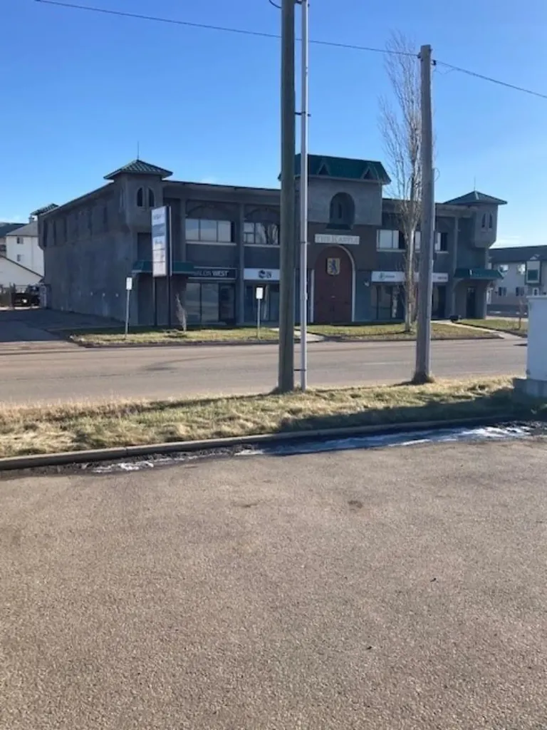 9807 105 Street Grande Prairie AB T8V 4Y8
