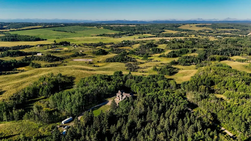 282020 Range Road 43 Road Rural Rocky View County AB T4C 1B6