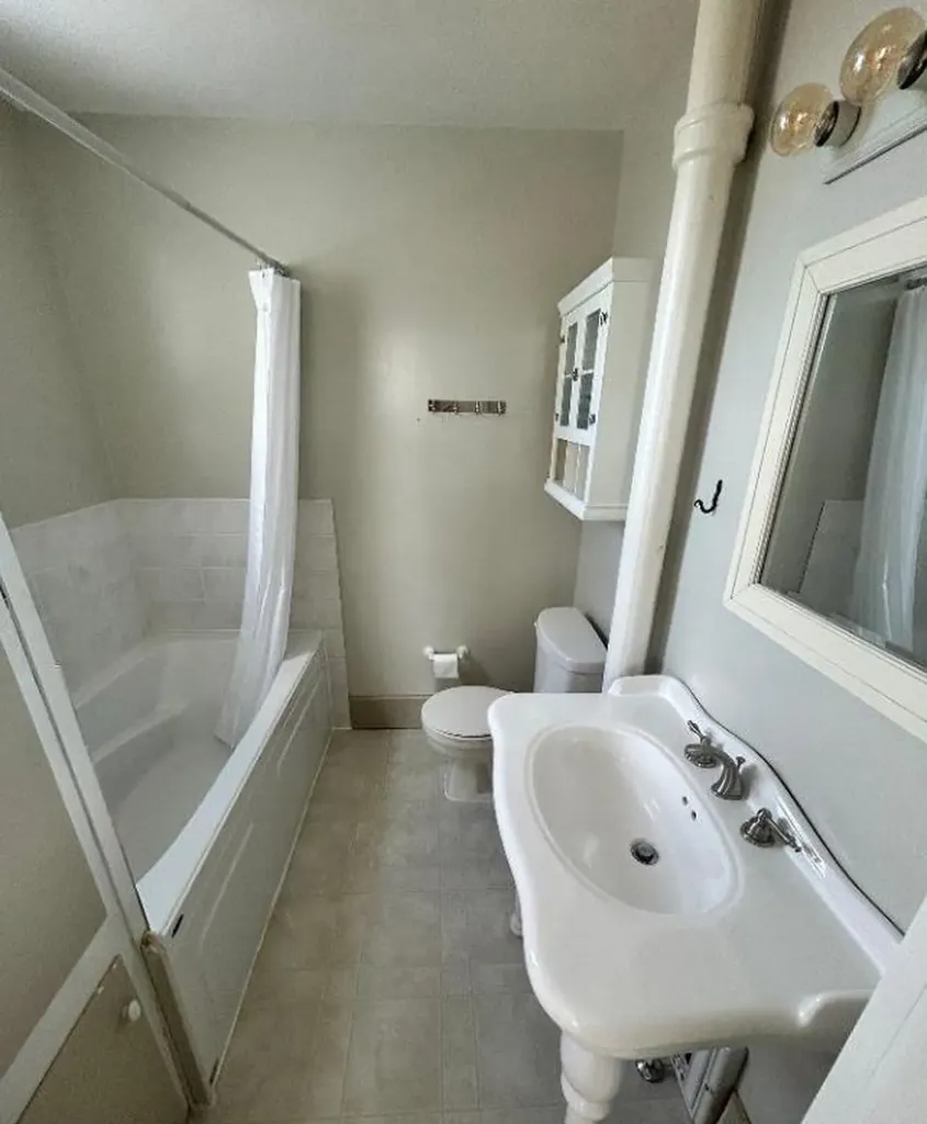 204 Grand Avenue Carmangay AB T0L 0N0